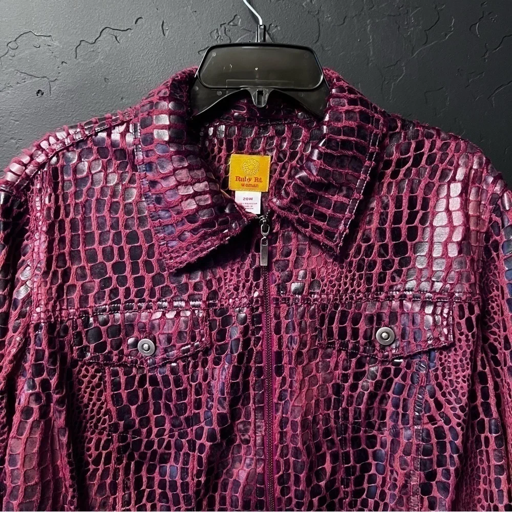 NWT Ruby Rd Woman Sz 20 W Full Zip Maroon Black Gator Jacket 3/4 Sleeve Collared